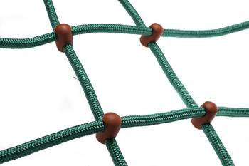 Siatka do wspinaczki zielona z czerwonymi łącznikami