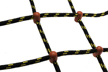 Siatka do wspinaczki czarno-żółta z czerwonymi łącznikami