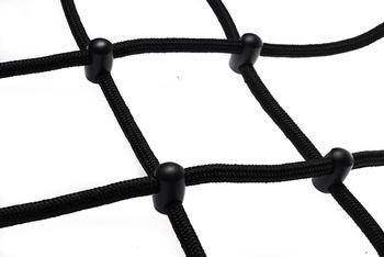 Siatka do wspinaczki czarna z czarnymi łącznikami