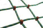 Siatka do wspinaczki zielono-żółta z czerwonymi łącznikami